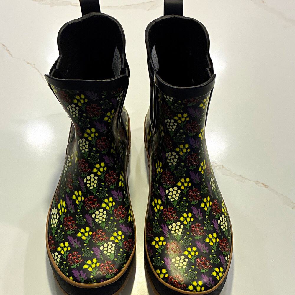 NWT Western Chief Chelsea Waterproof Floral Rain Boot Women’s US 9